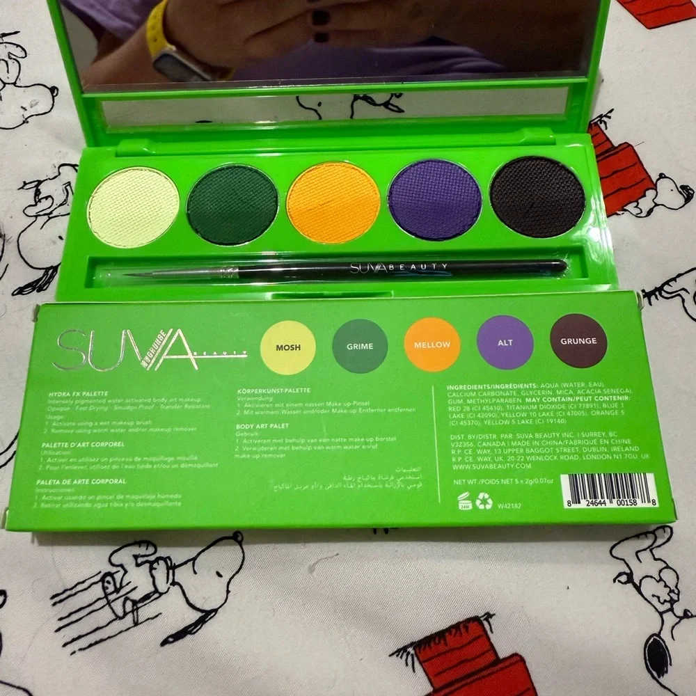 SUVA Beauty Vibrant Eyeshadow Palette - Cream, Green, Orange, Purple, Black - Picture 2 of 2